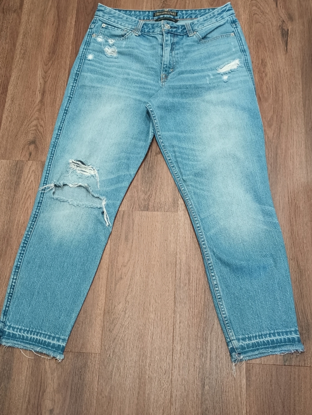 Abercrombie & Fitch Distressed Denim Jeans - Signature Collection Size 27